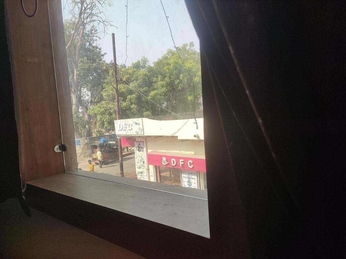 Devi Residency - Near Prem Mandir Bankey Bihari *