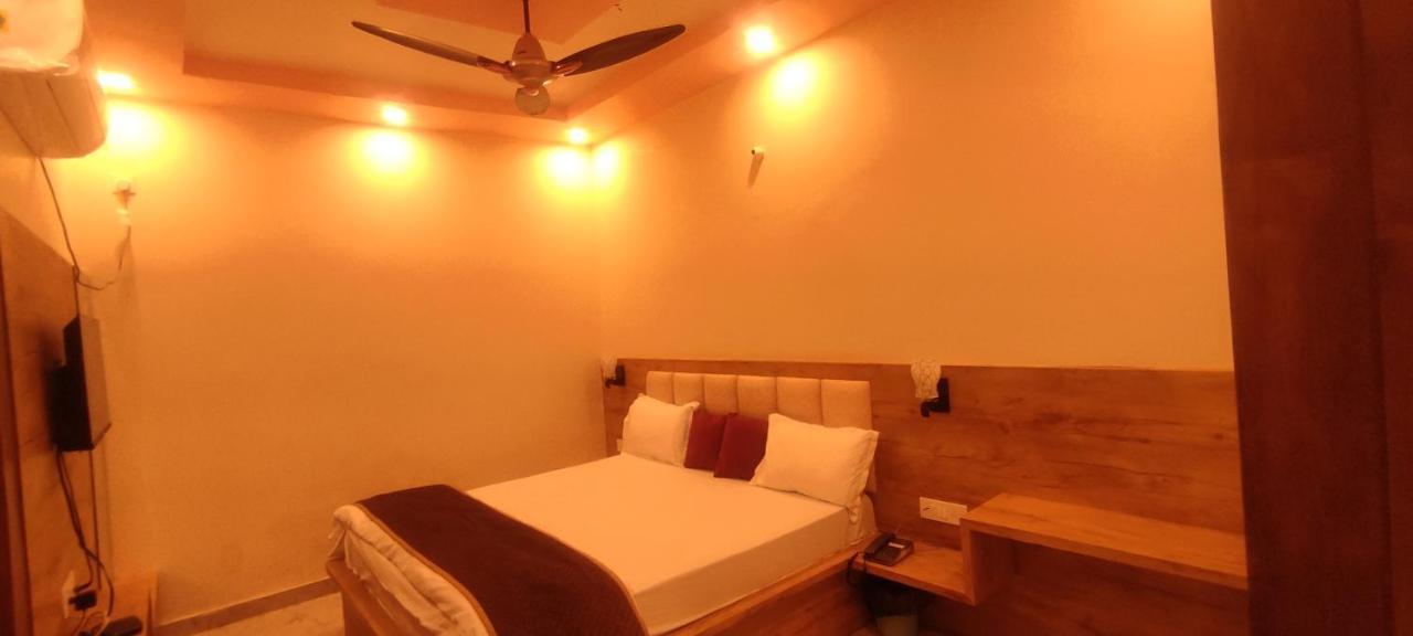 Devi Residency - Near Prem Mandir Bankey Bihari Guest house *